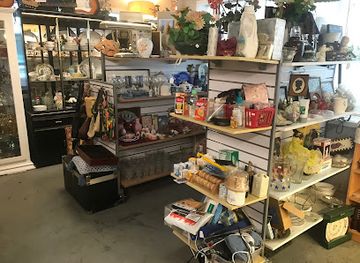 oklahoma/bartlesville/shop/the-junk-shop-treasures-for-everyone
