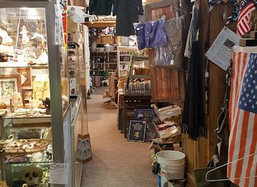 south-dakota/missouri-river-valley/shop/antique-emporium