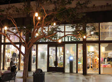 california/santa-monica/shop/urban-outfitters