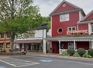 north-carolina/blue-ridge-mountains/shop/saunooke-s-mill-shop