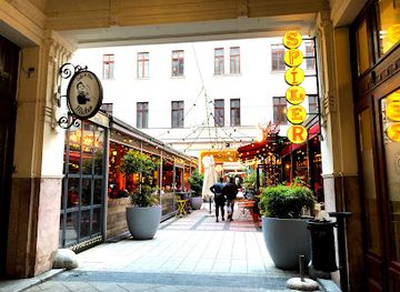 hungary/kunsag/shop/gozsdu-weekend-market