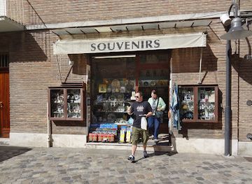 italy/ravenna/shop/souvenirs