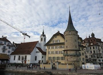 switzerland/lucerne/chapel-bridge/shop/grieder