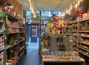 belgium/ghent/graslei-and-korenlei/shop/houthuis-gent-retro-shop
