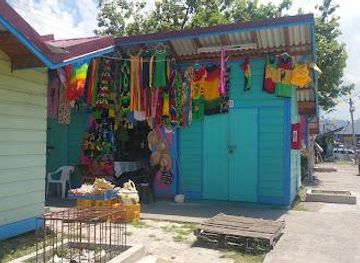 jamaica/cornwall-county/shop/montego-bay-craft-market