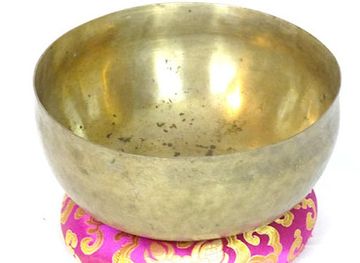 nepal/patan/shop/patan-antique-bowls