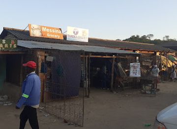 zimbabwe/lowveld/shop/ngundu-shopping-centre