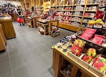 canada/northern-canada/shop/canadian-naturalist