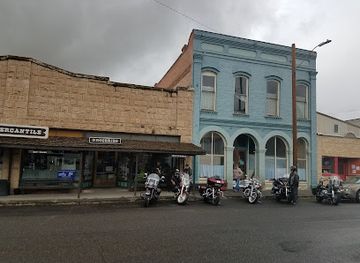 oregon/painted-hills/shop/fossil-mercantile-company