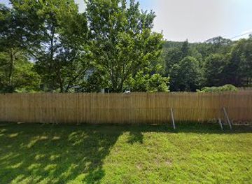 massachusetts/mohawk-trail/shop/leprechaun-sheepskin-co