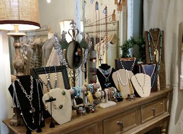 tennessee/franklin/shop/vintage-jolie-a-collection-of-pretty-things