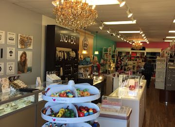 florida/northeast-florida/shop/lucy-s-gift-boutique