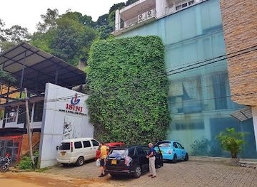 sri-lanka/knuckles-mountain-range/shop/isini-gems-jewellers-pvt-ltd