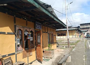 bhutan/jakar/shop/sonam-cosmic-and-sports-shop
