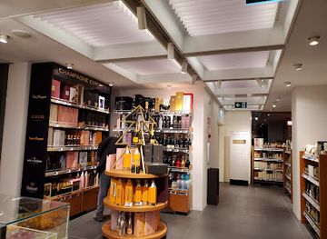 italy/monte-rosa/shop/rinascente-rome-via-del-tritone