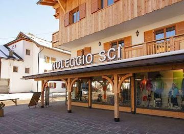 italy/val-di-fassa/shop/gross-sport-ski-rental-sporting-goods