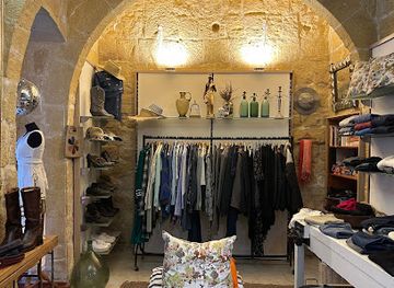 malta/gozo-citadel/shop/vogue-xchange