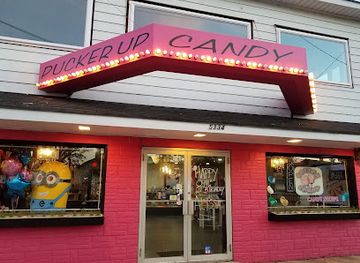 ohio/geneva-on-the-lake/shop/pucker-up-candy-shoppe