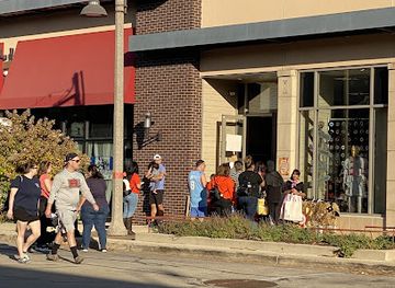 illinois/bolingbrook/shop/controlled-chaos-vintage-vinyl-variety