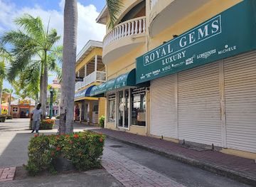 saint-kitts-and-nevis/south-frigate-bay-beach/shop/royal-gems