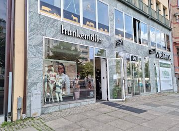 sweden/gothenburg/avenyn/shop/hunkemoller