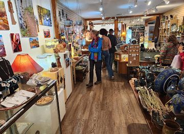 arizona/sedona/shop/zonies-galleria