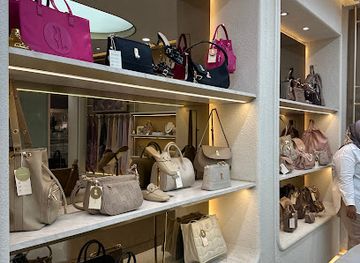 indonesia/surabaya/tunjungan/shop/heylocal-tunjungan-plaza