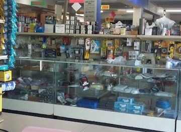 the-bahamas/eleuthera/shop/tarpum-bay-shopping-centre