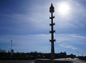 france/loire-valley/shop/la-tour-d-or-blanc-de-j-m-othoniel