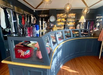 iceland/hafnarfjordur/shop/gatsby-kjolar-og-fylgihlutir