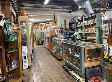 ohio/marietta/shop/antique-mall-of-marietta-inc