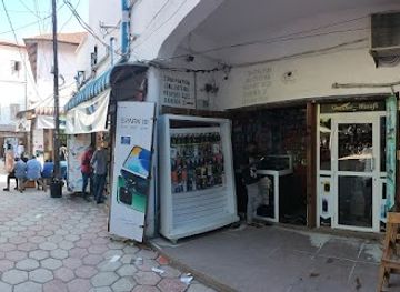 tanzania/stone-town/darajani-market/shop/darajani