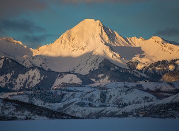 colorado/maroon-bells-snowmass-wilderness/shop/strafe-outerwear-snowmass
