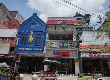 indonesia/yogyakarta/malioboro/shop/polo