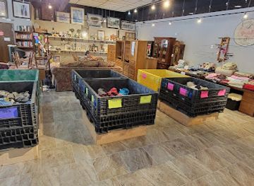 wisconsin/appleton/shop/left-behind-llc