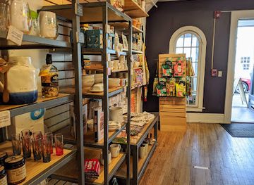 connecticut/mystic-seaport/shop/queenie-s-gift-emporium