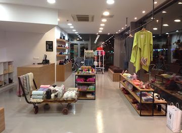 spain/san-sebastian/gros/shop/six-store