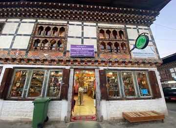 bhutan/paro/shop/choden-souvenir
