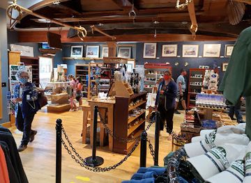 michigan/tahquamenon-falls-state-park/shop/great-lakes-shipwreck-museum