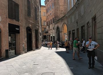 italy/siena/shop/motivi