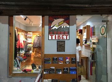 india/mcleodganj/shop/sft-merchandise-store