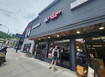 tennessee/great-smoky-mountains-national-park/shop/the-trump-store-gatlinburg