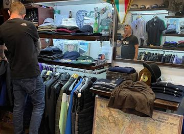 hungary/hansag/shop/the-casual-store-budapest