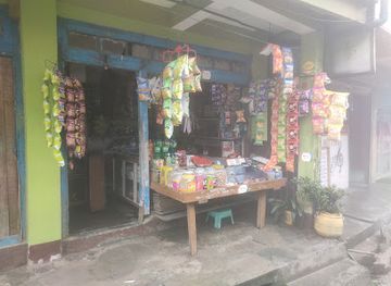 india/darjeeling/ghoom-monastery/shop/prakash-store