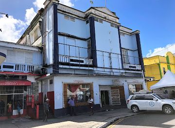 saint-lucia/castries/shop/voyager-department-store-a-f-valmont-building