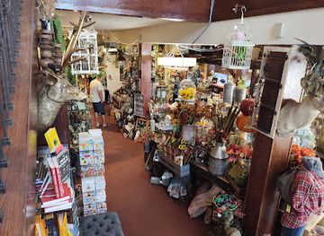 south-dakota/crazy-horse-memorial/shop/a-walk-in-the-woods-gallery-gifts