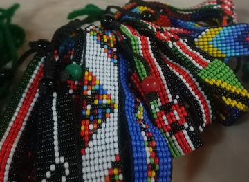 kenya/maasai-mara/shop/mara-naretoi-jewelry