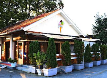 croatia/podravina/shop/ice-cream-shop-fontana