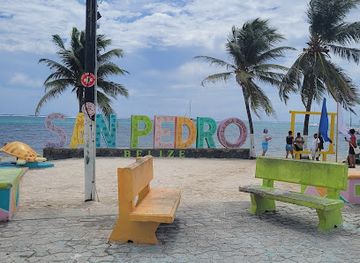 belize/glover-s-reef-atoll/shop/love-belize-gift-shop