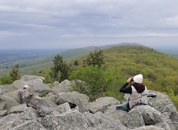 pennsylvania/appalachian-mountains/shop/hawk-mountain-sanctuary